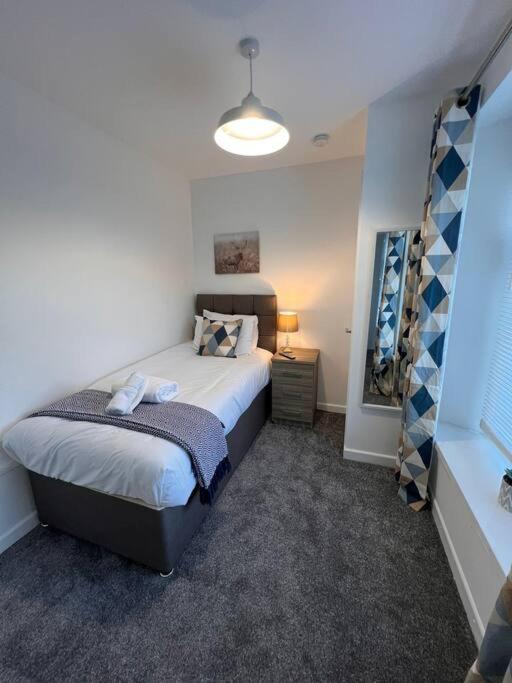 Bridge Place - Spacious Home With Plenty Of Beds! Merthyr Tydfil Exterior foto