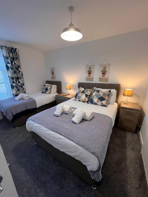Bridge Place - Spacious Home With Plenty Of Beds! Merthyr Tydfil Exterior foto