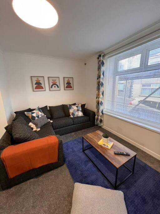 Bridge Place - Spacious Home With Plenty Of Beds! Merthyr Tydfil Exterior foto